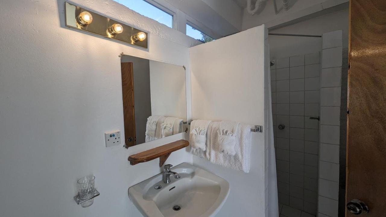 Oemanagement Rooms Roseau Exteriör bild